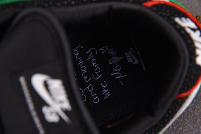 NK SB Dunk Low Bronx Girls Skate-HV1664-001