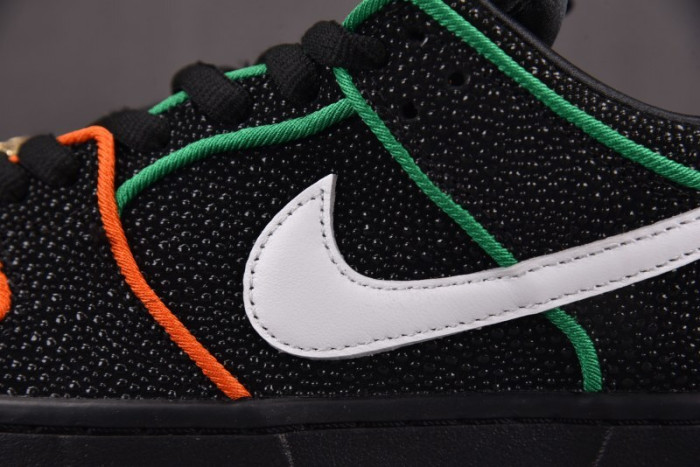 NK SB Dunk Low Bronx Girls Skate-HV1664-001