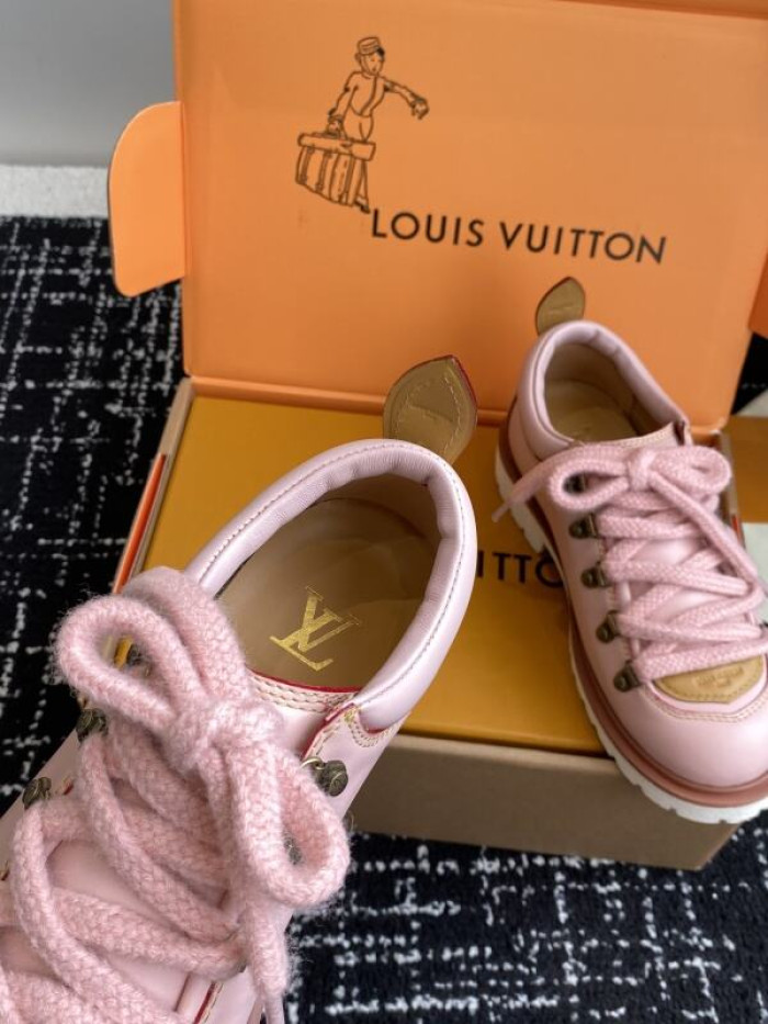 LV snekaers 224