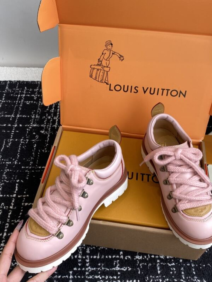 LV snekaers 224