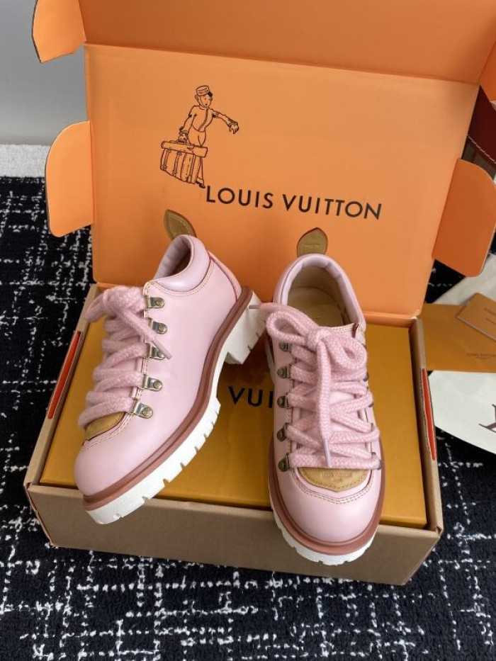 LV snekaers 224