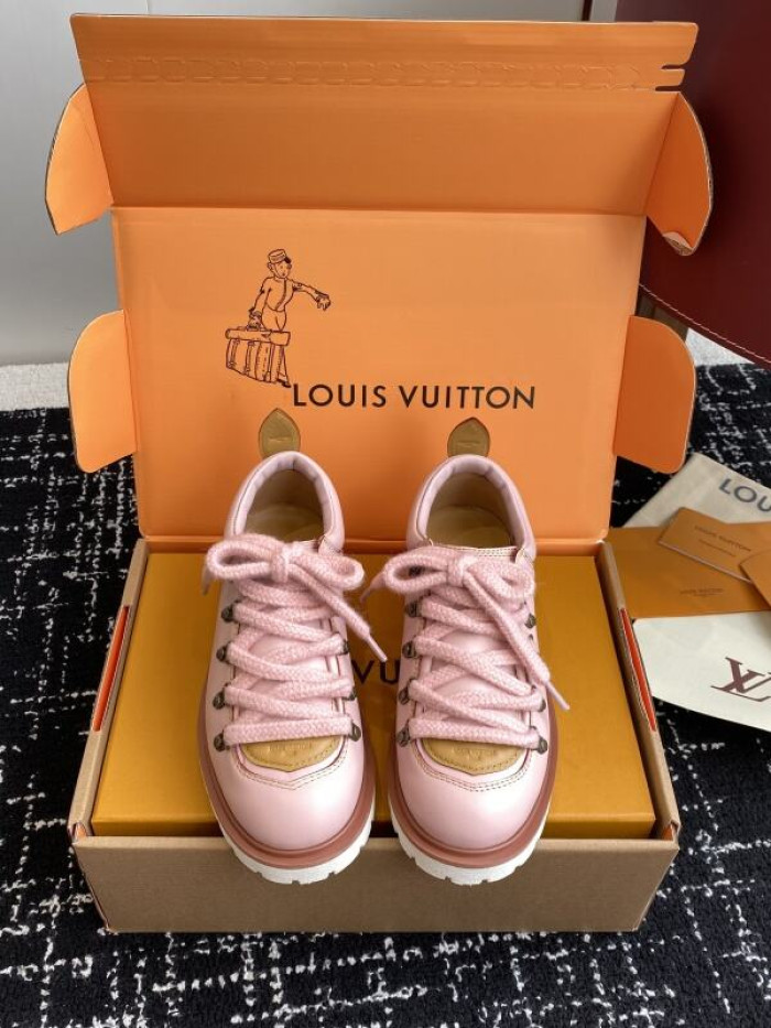 LV snekaers 224