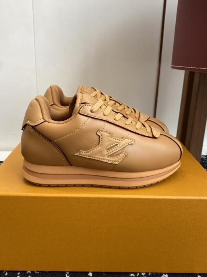 LV snekaers 217