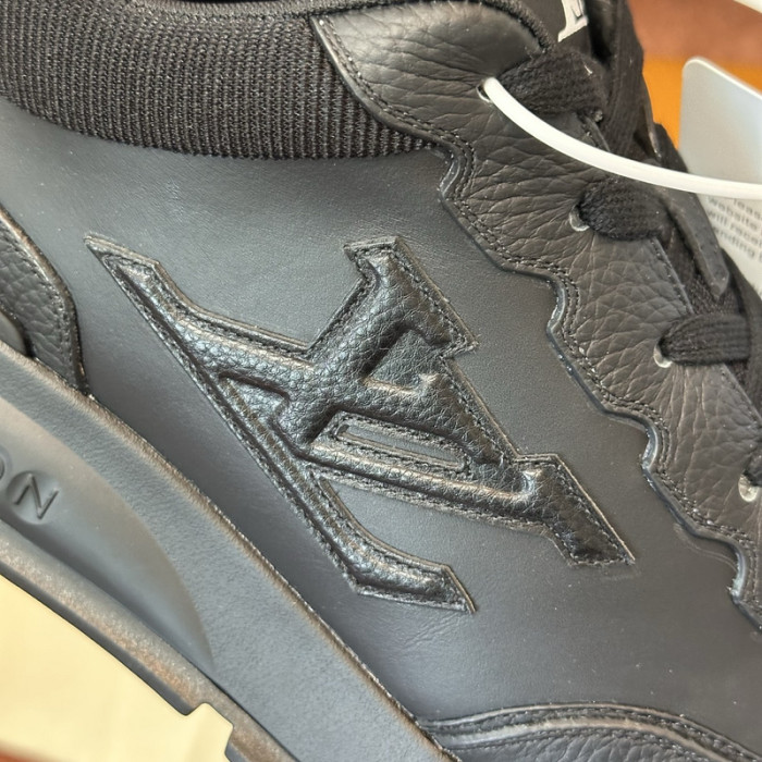 LV snekaers 138