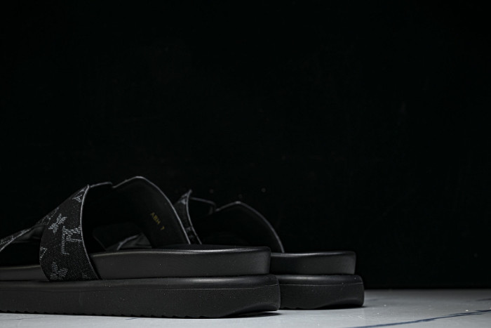 L&V sandal 100