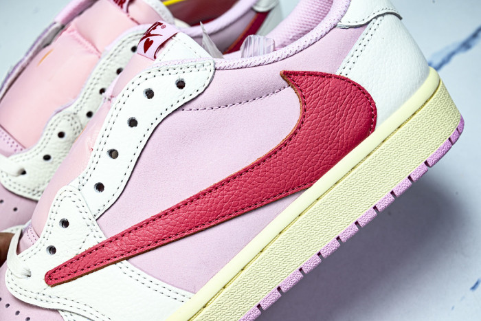 Air Jordan 1 Retro Low OG SP Travis Scott Shy Pink -IQ7604-101