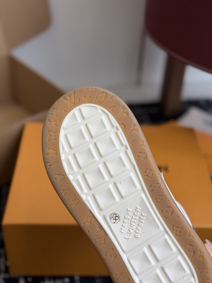 LV snekaers 296