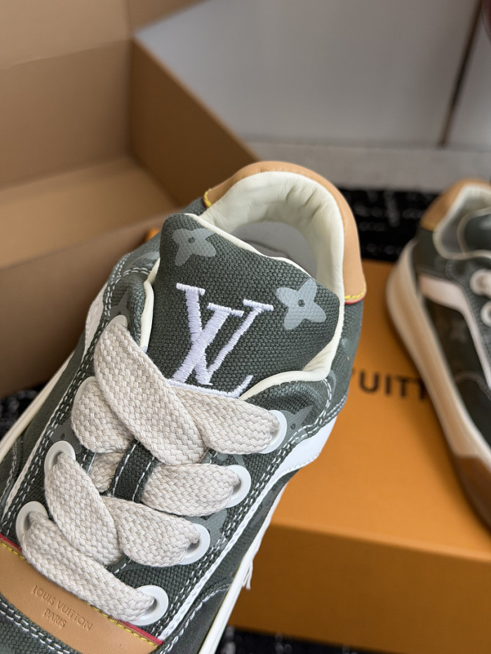 LV snekaers 296