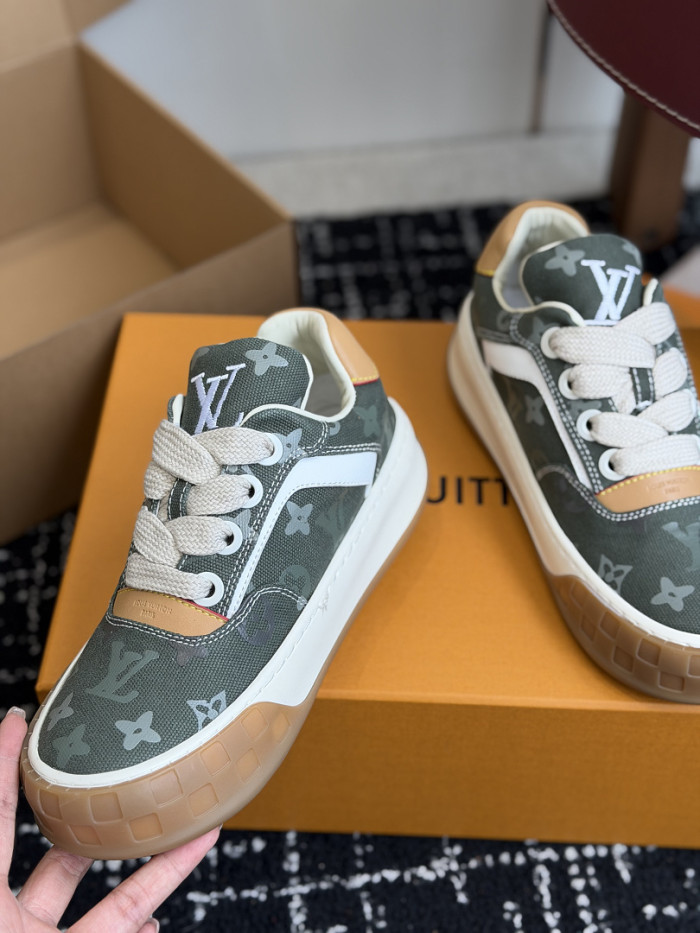 LV snekaers 296