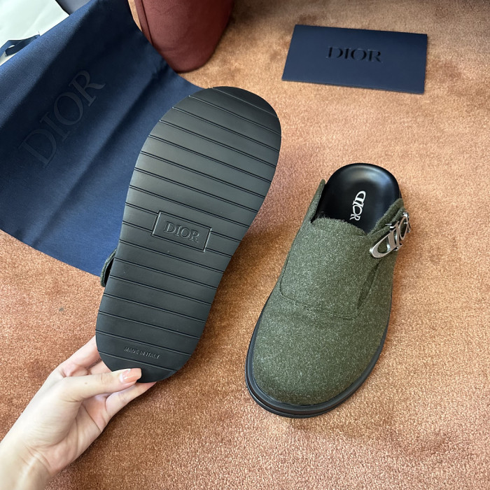 D10r SANDAL 19