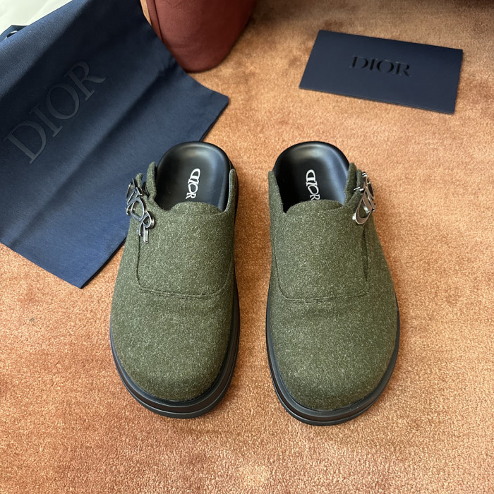 D10r SANDAL 19