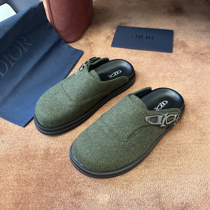 D10r SANDAL 19