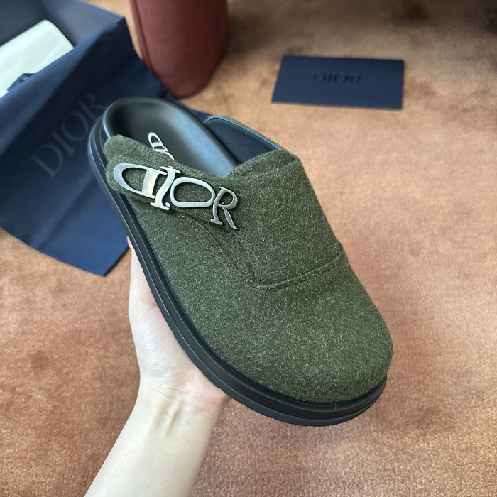 D10r SANDAL 19