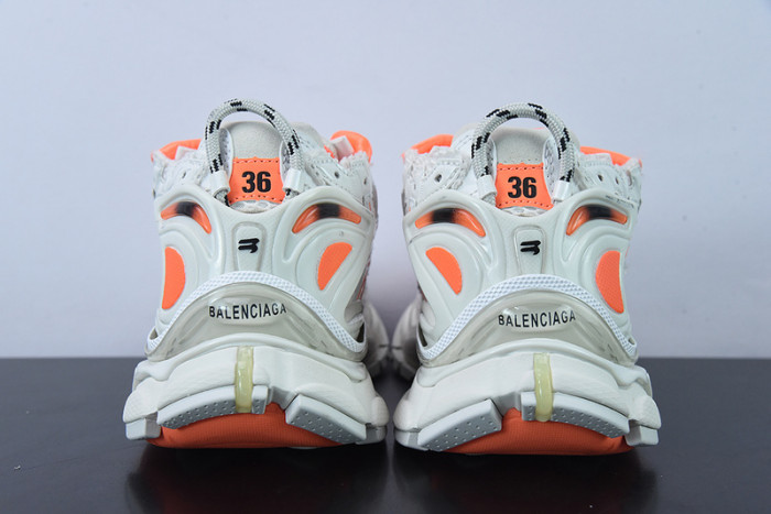 SNEAKER RUNNER 09