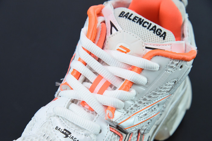 SNEAKER RUNNER 09