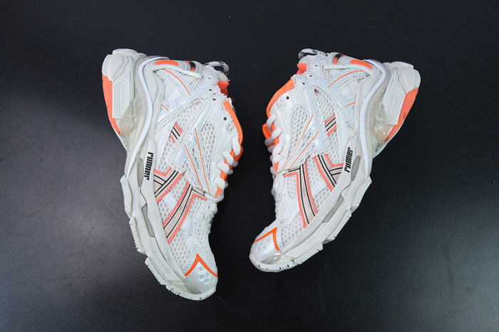 SNEAKER RUNNER 09