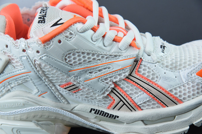 SNEAKER RUNNER 09