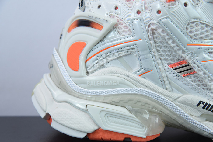 SNEAKER RUNNER 09