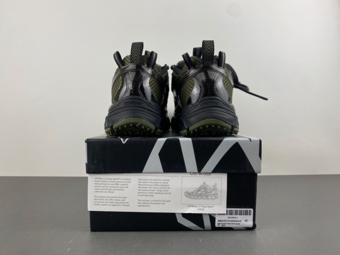 OFF-WHITE -79