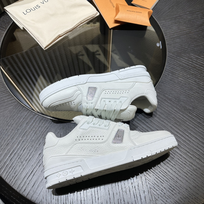 LV snekaers 137