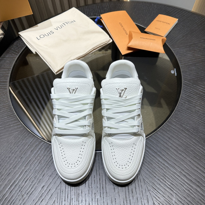 LV snekaers 137