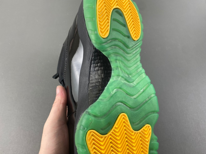 Air Jordan 11-CT8012-037